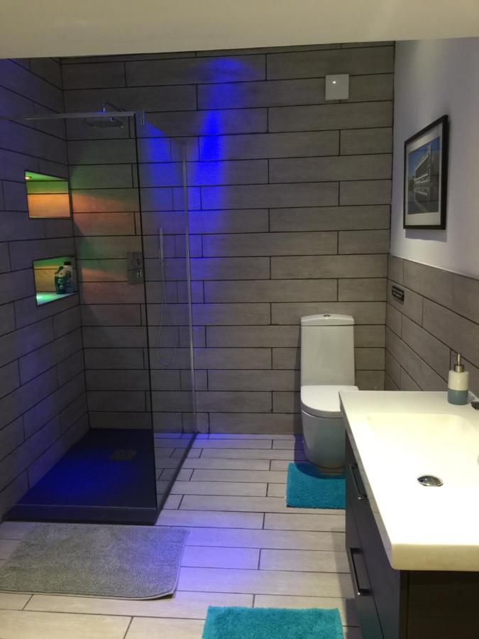 Vollie House With Hot Tub, Sauna & Log Burner Penpont Bagian luar foto
