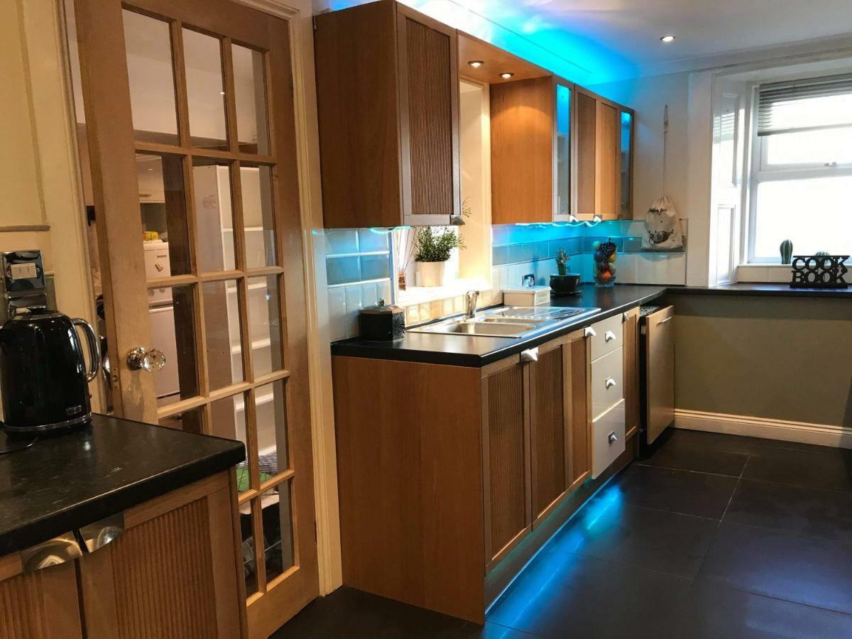 Vollie House With Hot Tub, Sauna & Log Burner Penpont Bagian luar foto