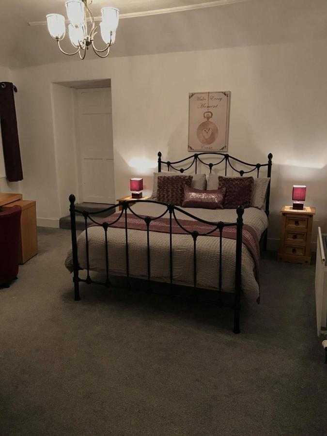 Vollie House With Hot Tub, Sauna & Log Burner Penpont Bagian luar foto